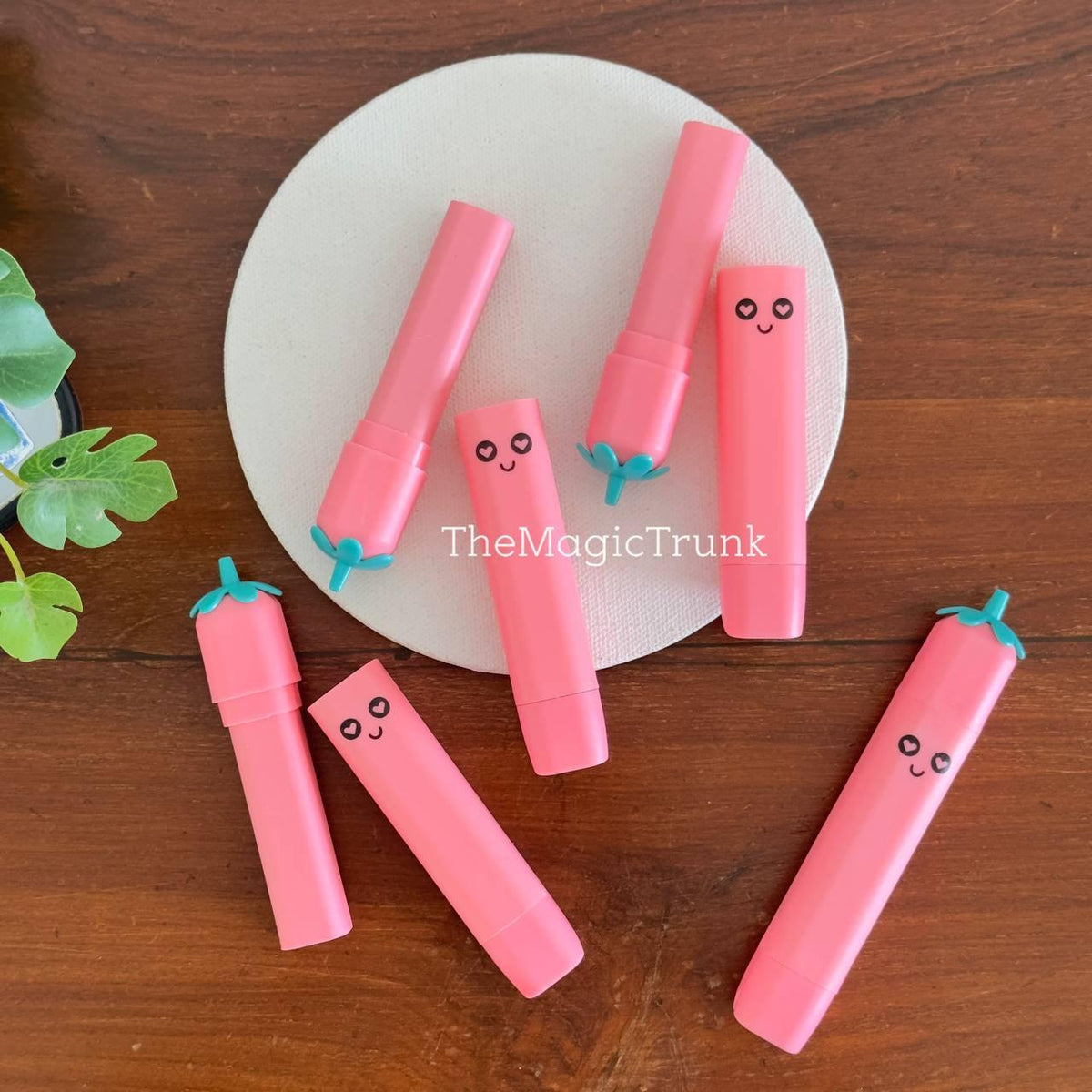 Strawberry Eraser With Roller Cleaner ( 1 pc ) The Magic Trunk