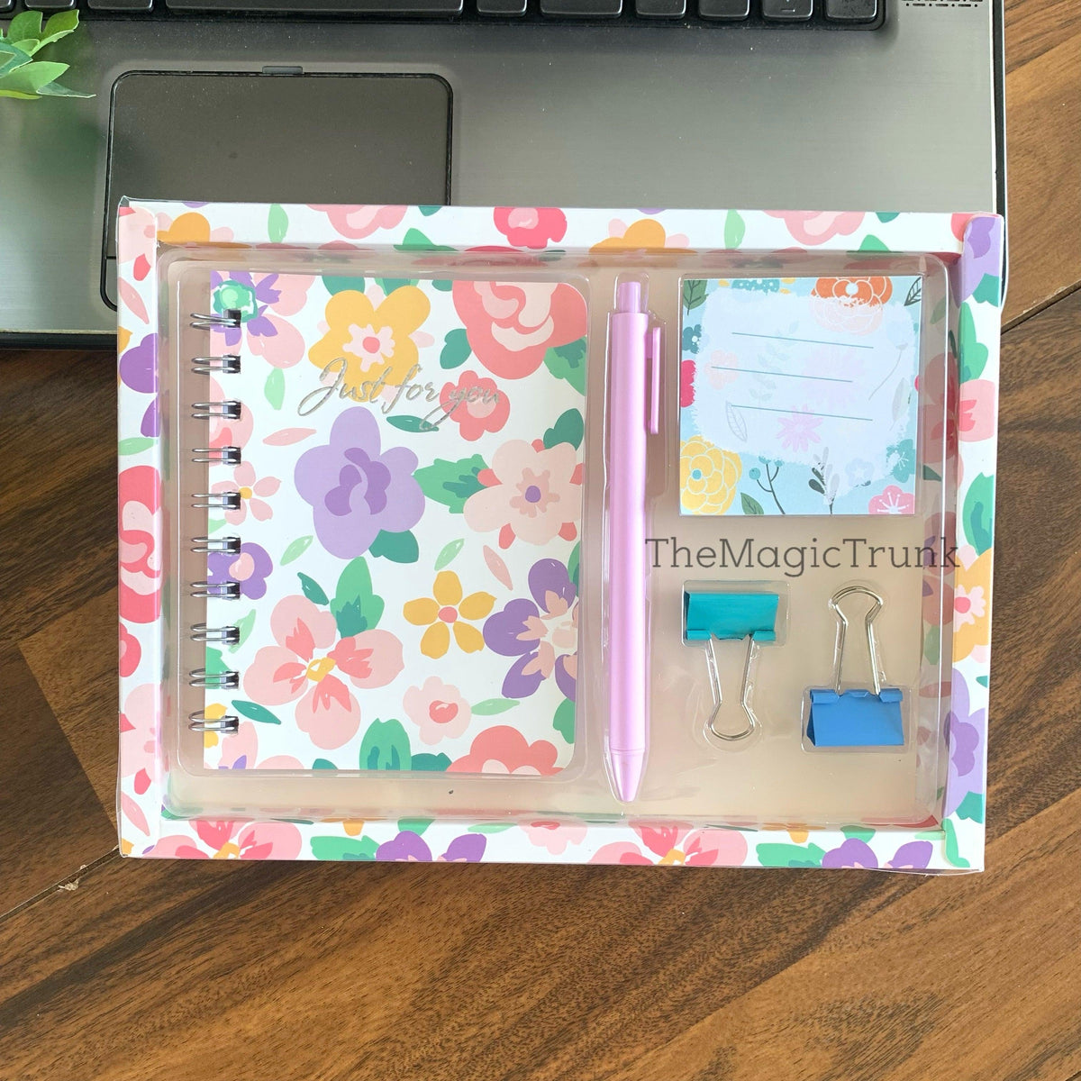 Floral Stationery Gift Set ( 1 set ) The Magic Trunk