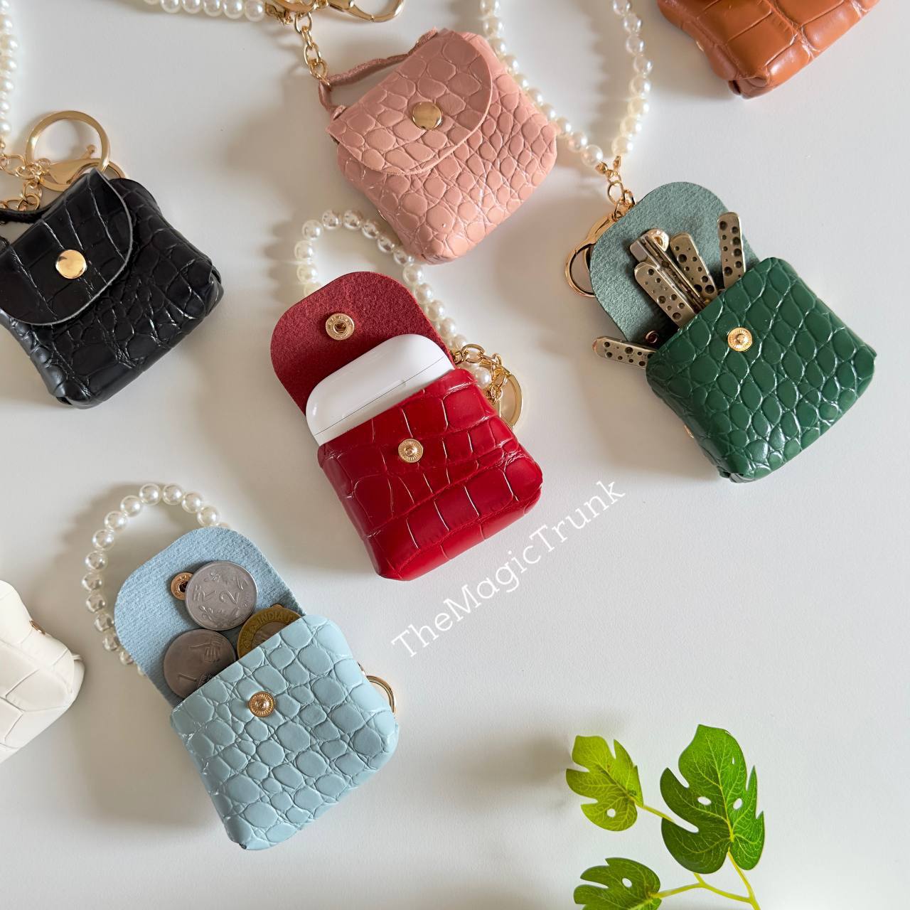 Buy Small Crossbody Purse,PU Leather Small Purse for Womens and Girls With  Pendant With Strap/Gold Chain Strap Online at desertcartINDIA