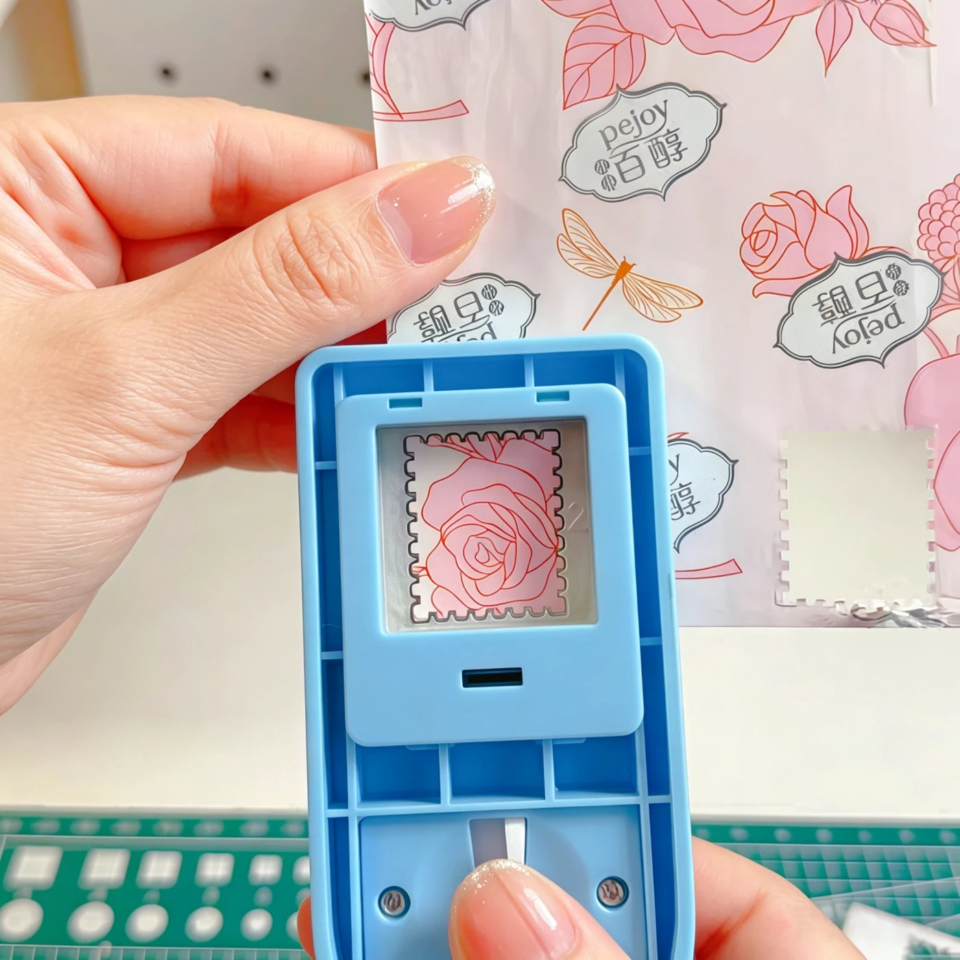 Postage DIY Stamp Punch ( 1pc )